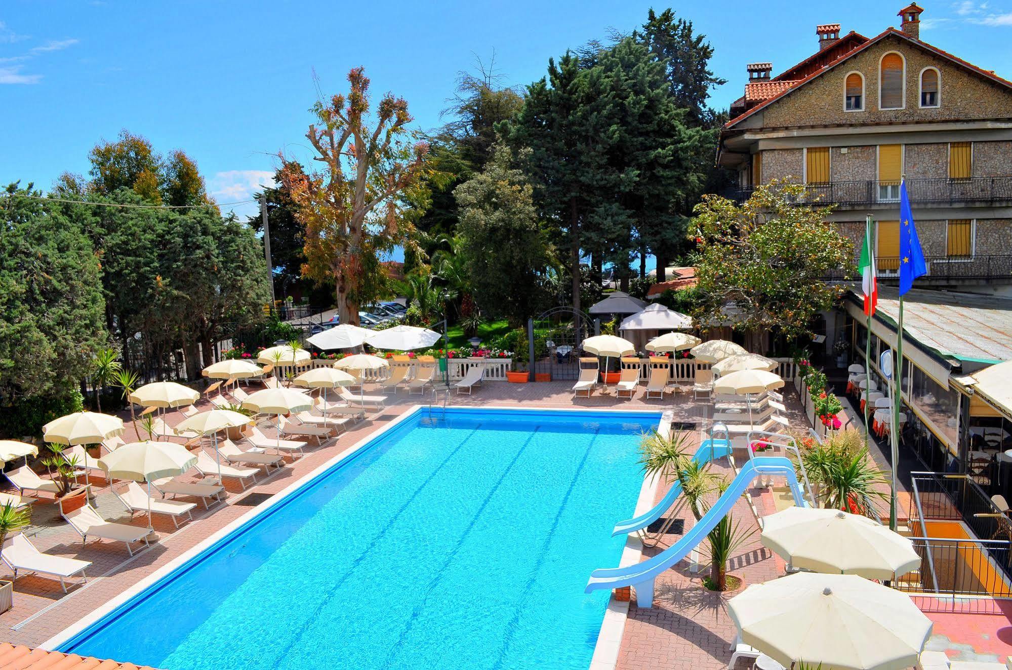La Riserva Di Castel D'Appio- Charme & Relax Ventimiglia Exterior photo